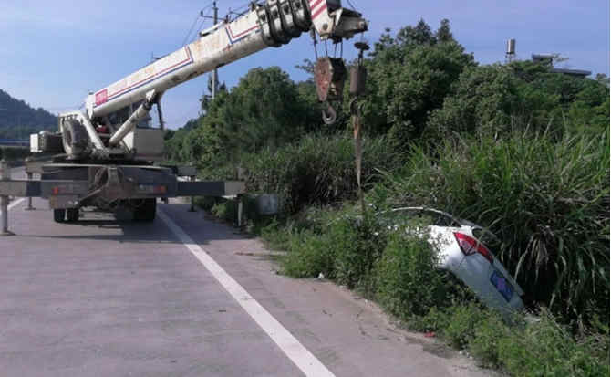 濠江区重载吊车救援 濠江区重载吊车救援